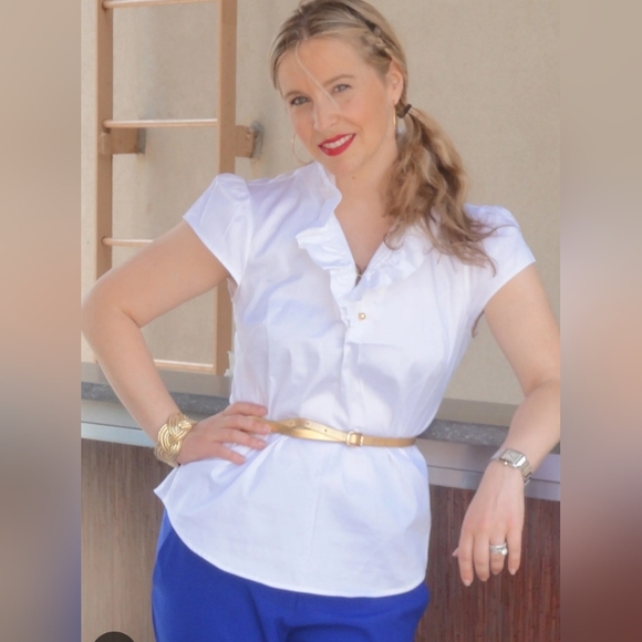 Elizabeth McKay EUC Elegant White Ruffle Blouse Size 8 PTP 19 Length 23 - Picture 1 of 5